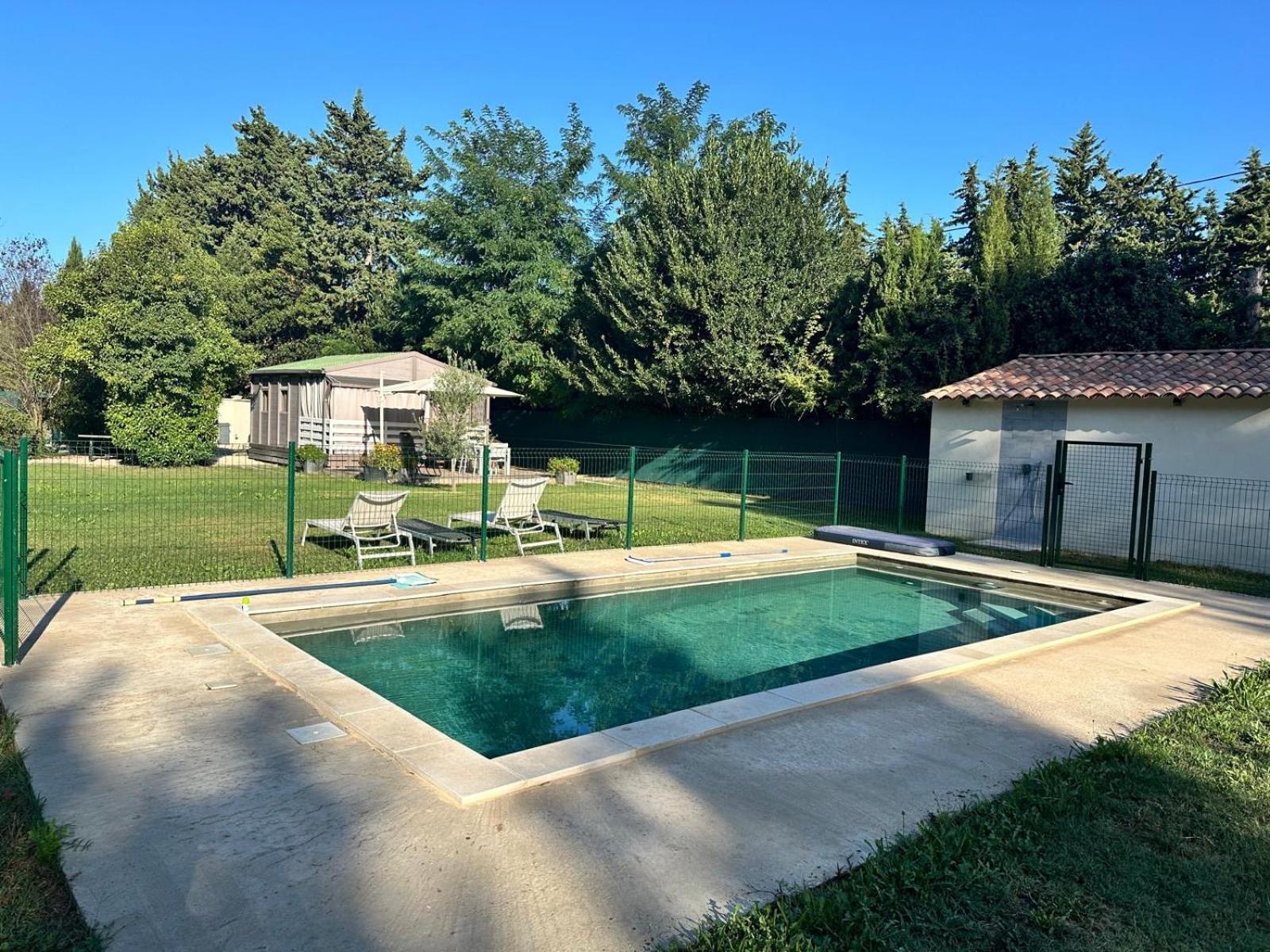 Avignon, Joli Chalet En Campagne Tres Proche De La Ville Eksteriør billede